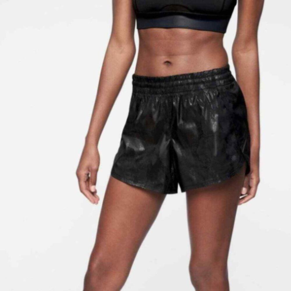 Athleta Racer Run Shorts Black Metallic Camo Small